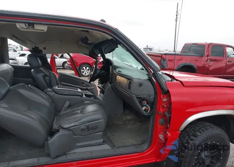 2005 Chevrolet Silverado 1500 Lt z USA, uszkodzony, nr VIN 1GCEK19B95Z228043